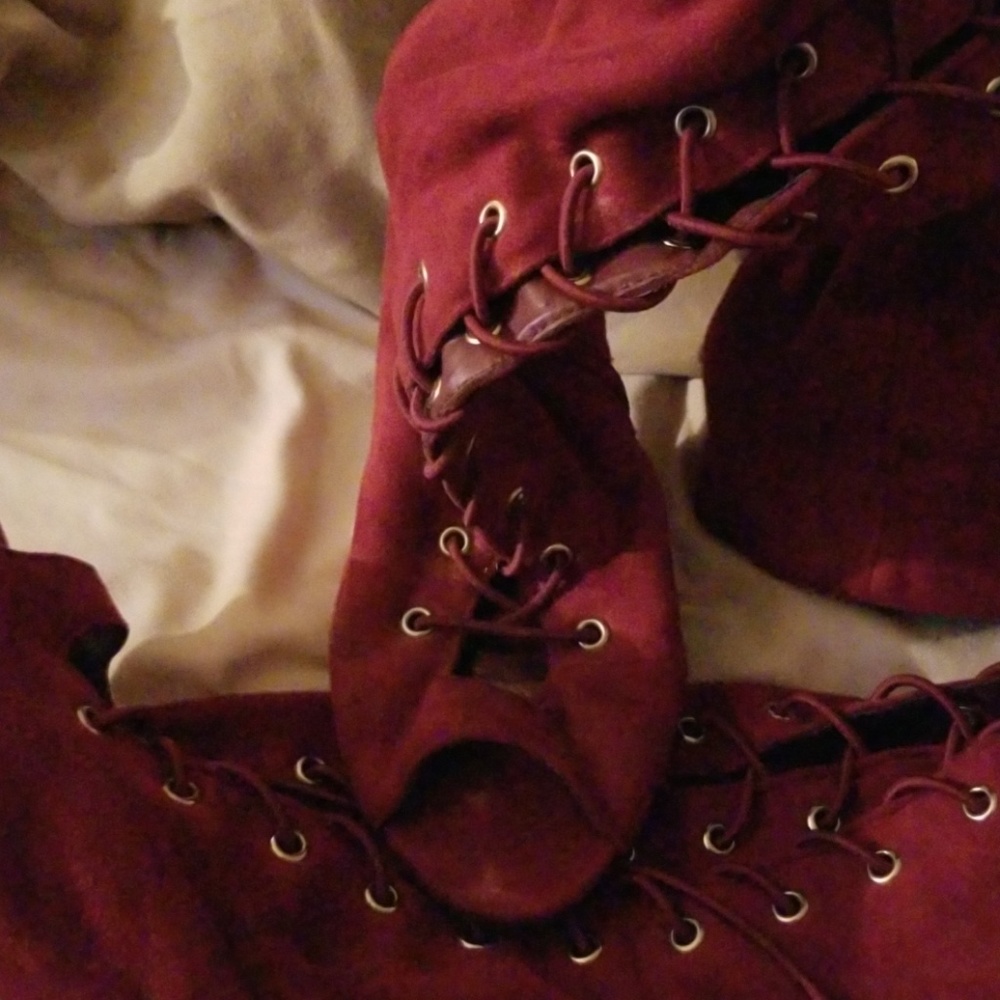 Heels - Picture 2 of 2